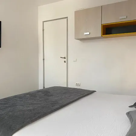 The Vintage - Wonderful In Location *