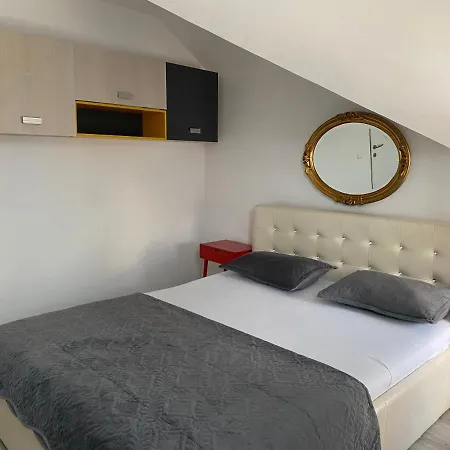 The Vintage - Wonderful In Location