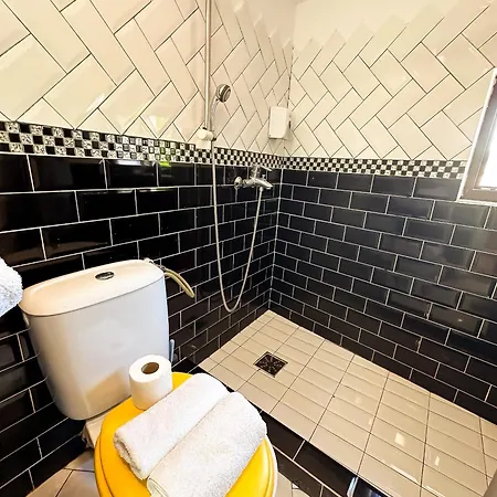 The Vintage - Wonderful In Location Apartment