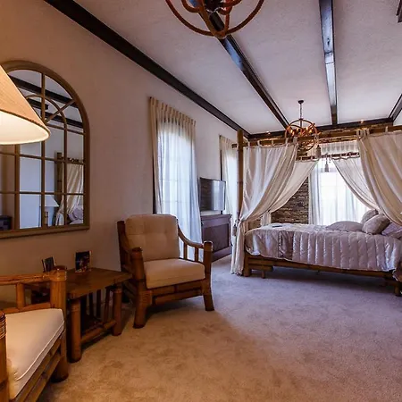 The Vintage - Wonderful In Location *