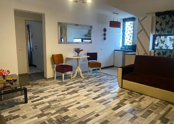 The Vintage - Wonderful In Location *