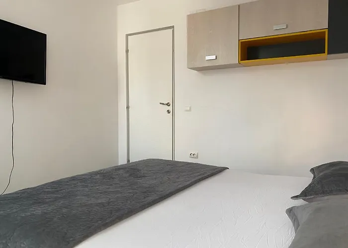 The Vintage - Wonderful In Location *