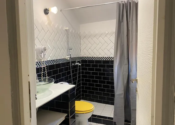 The Vintage - Wonderful In Location Apartment