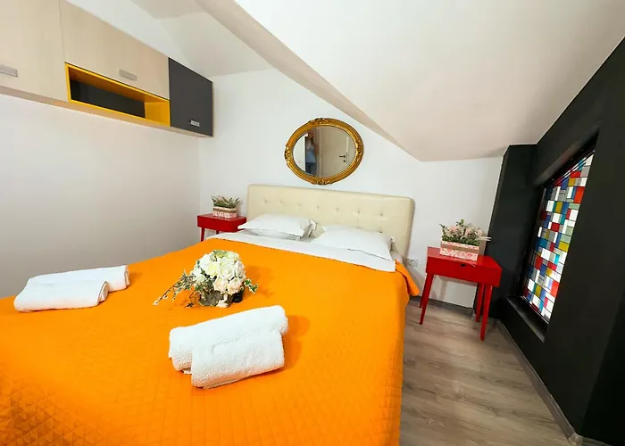 The Vintage - Wonderful In Location Apartment