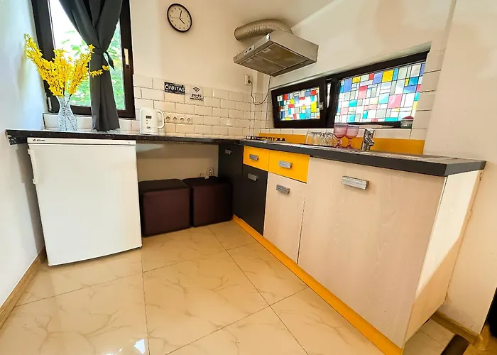 The Vintage - Wonderful In Location Apartment