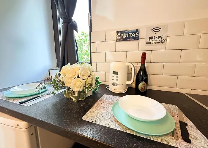 The Vintage - Wonderful In Location *