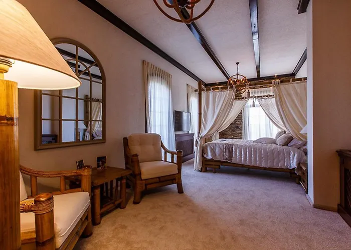 The Vintage - Wonderful In Location *