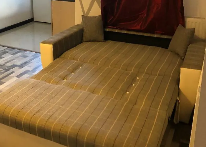 The Vintage - Wonderful In Location Apartment *